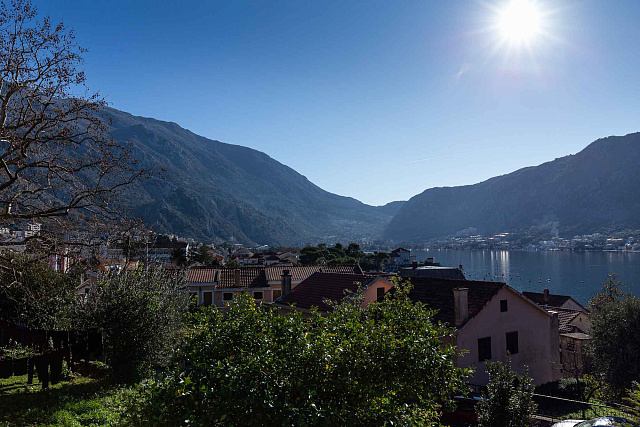 Zu verkaufen – Authentisches Steinhaus mit traumhaftem Blick auf die Bucht von Kotor — photo 8